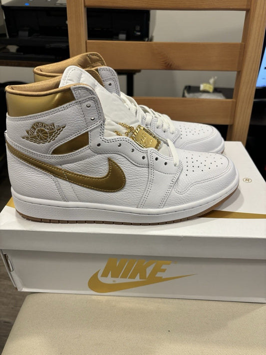 Air Jordan 1 Retro doradas