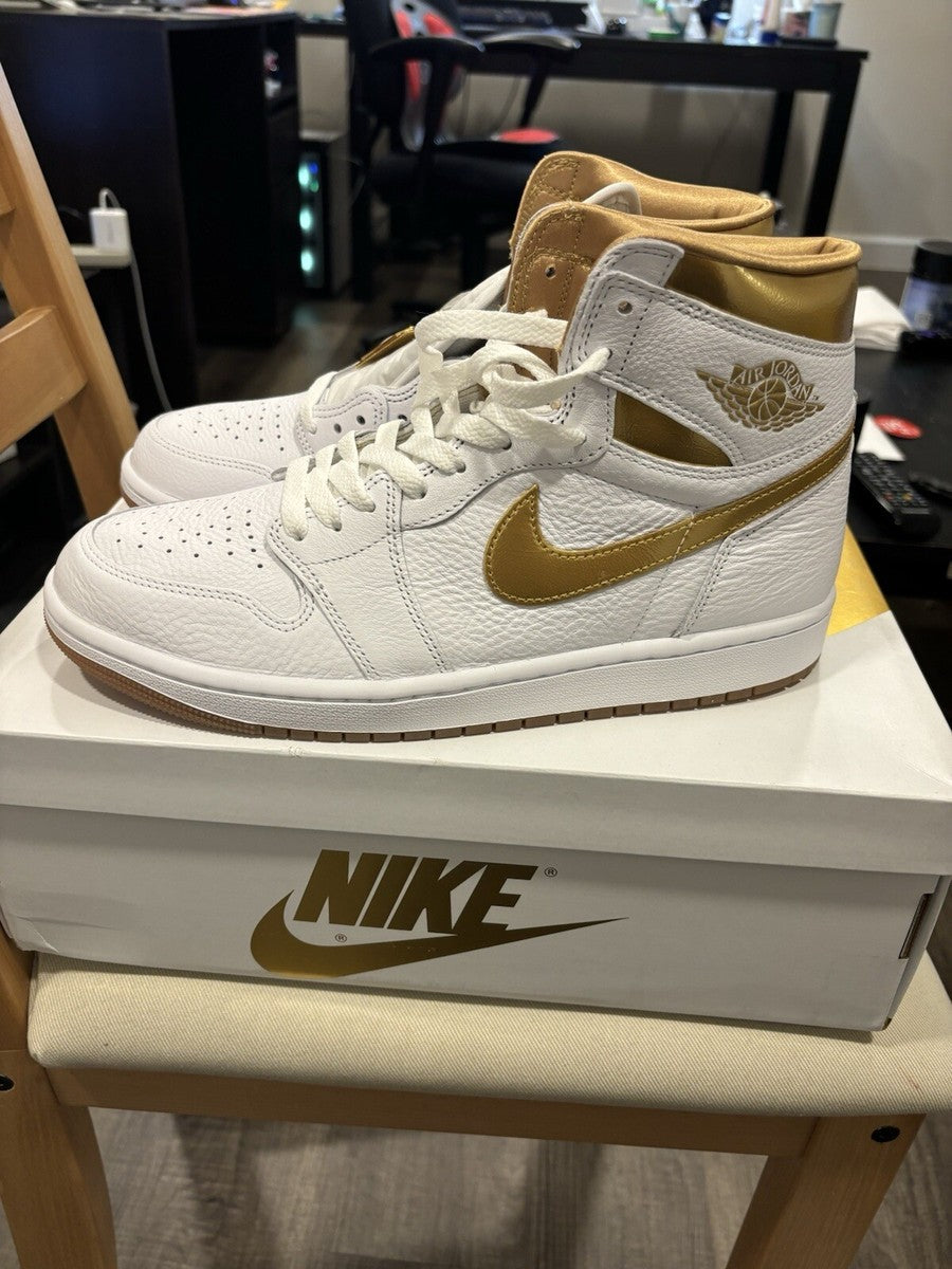 Air Jordan 1 Retro doradas