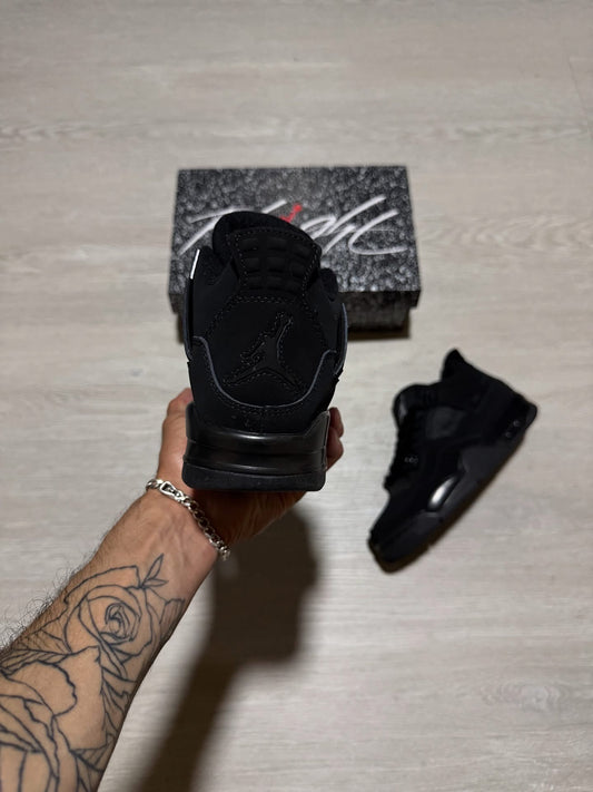 Retro 4 black cat