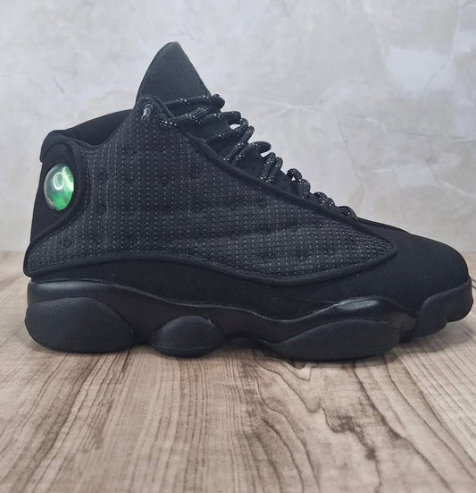 Retro 13 black cat