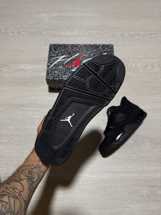Retro 4 black cat
