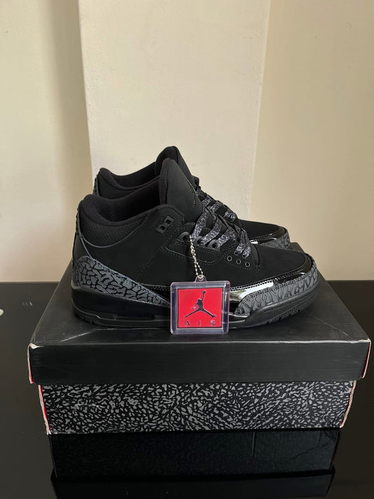 Retro 3 black cat