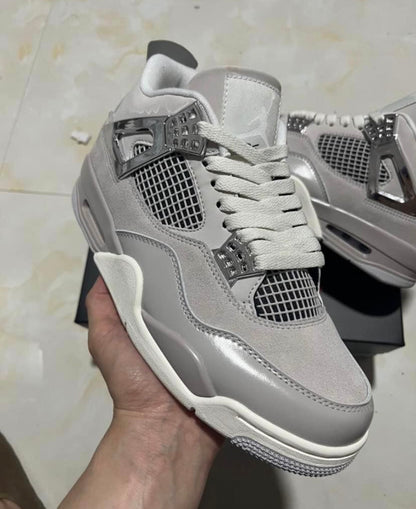 Retro 4 frozen moments