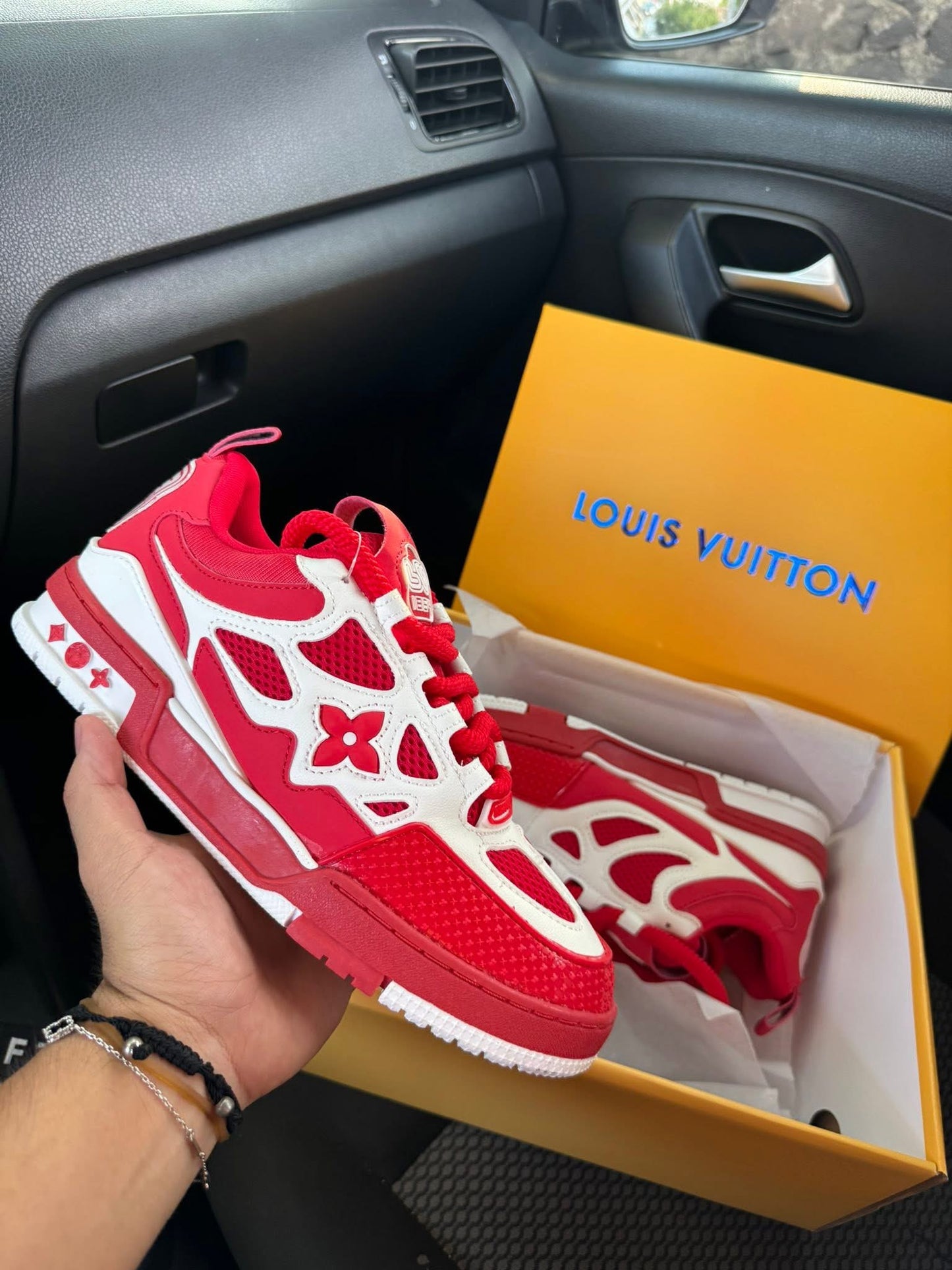 Lv skate red