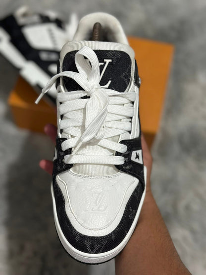 Lv trainer black and white